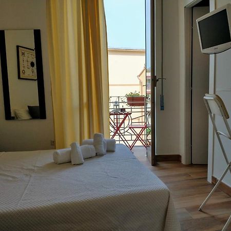 Mi Casa Tu Casa Hotell Formia Eksteriør bilde